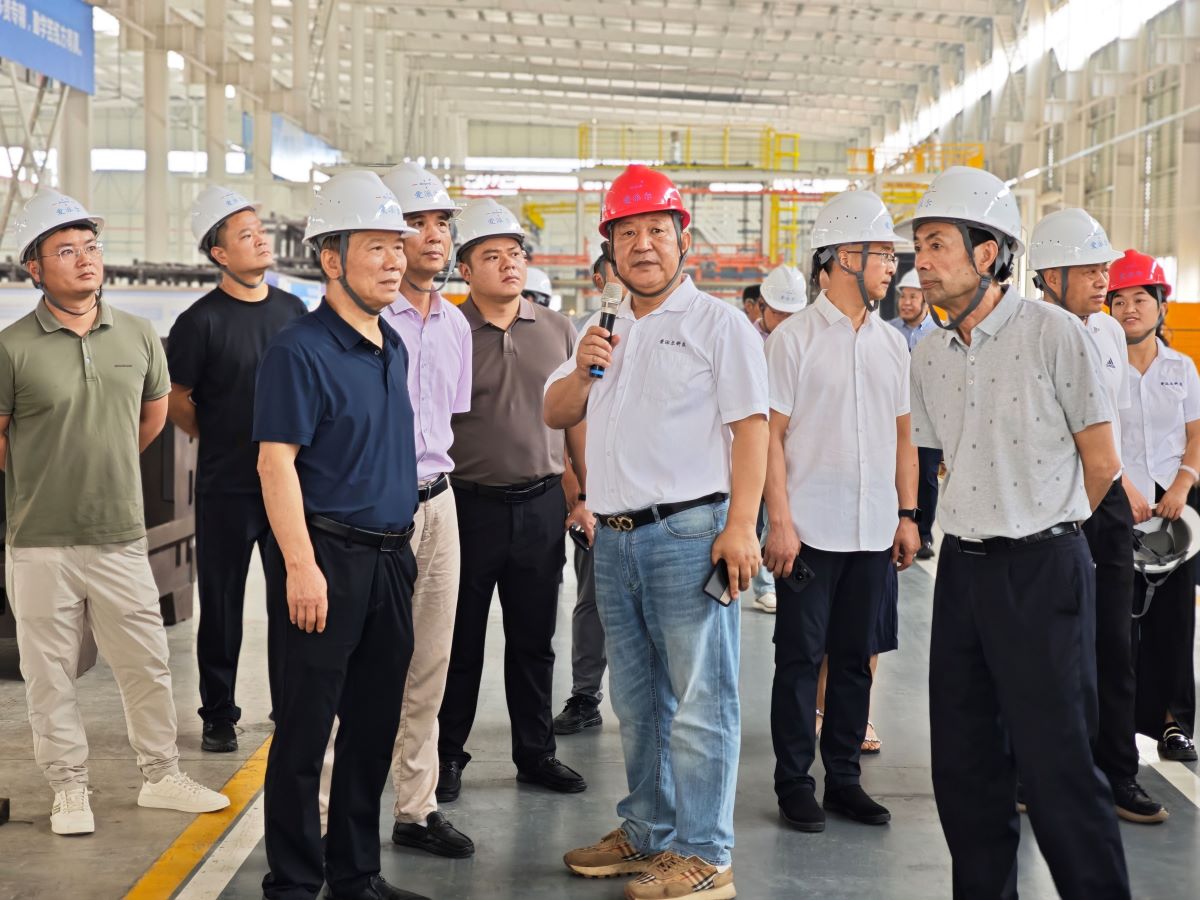 對(duì)標(biāo)先進(jìn)，共謀發(fā)展——新化縣企業(yè)家代表團(tuán)赴婁星產(chǎn)業(yè)開發(fā)區(qū)考察學(xué)習(xí)